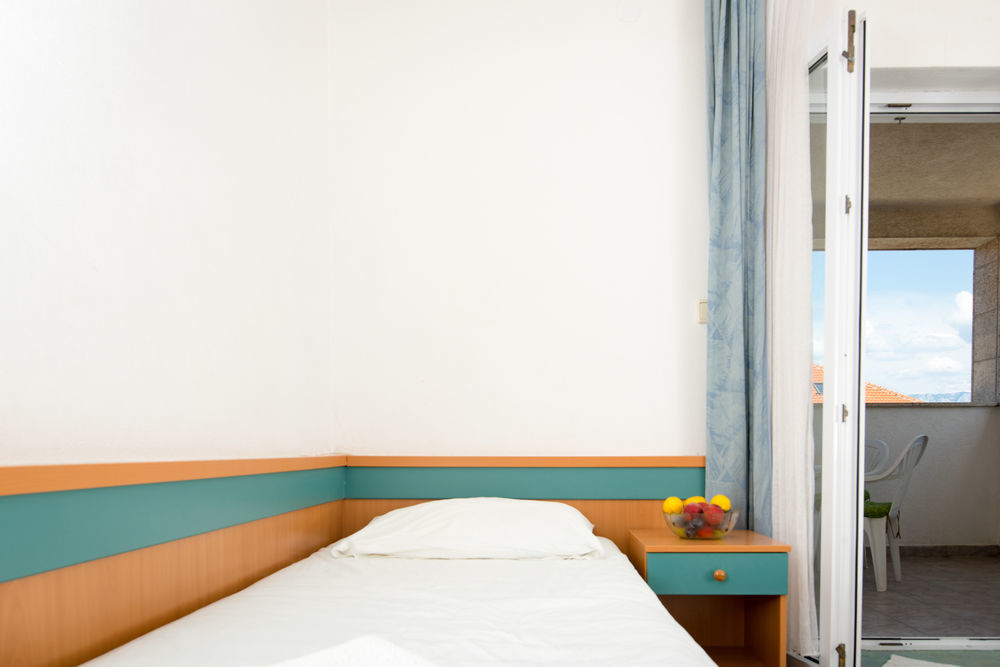 Downtown Private Rooms Mandic Supetar Bagian luar foto